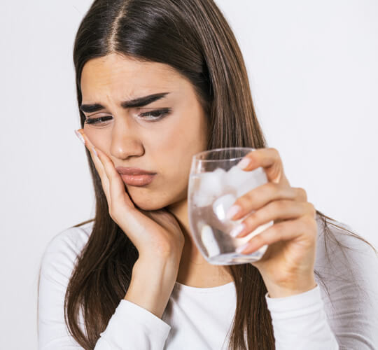 Dealing-with-a-Cracked-Tooth-St Helena